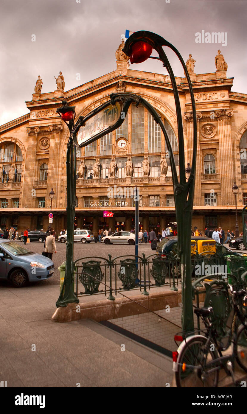 Bahnhof "Gare du Nord" und Metro - Paris Stockfoto