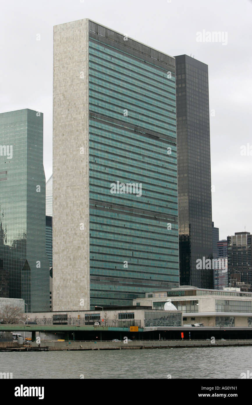 Die Vereinten Nationen Gebäude nicht in Sitzung aus dem East River New York City New York USA Stockfoto