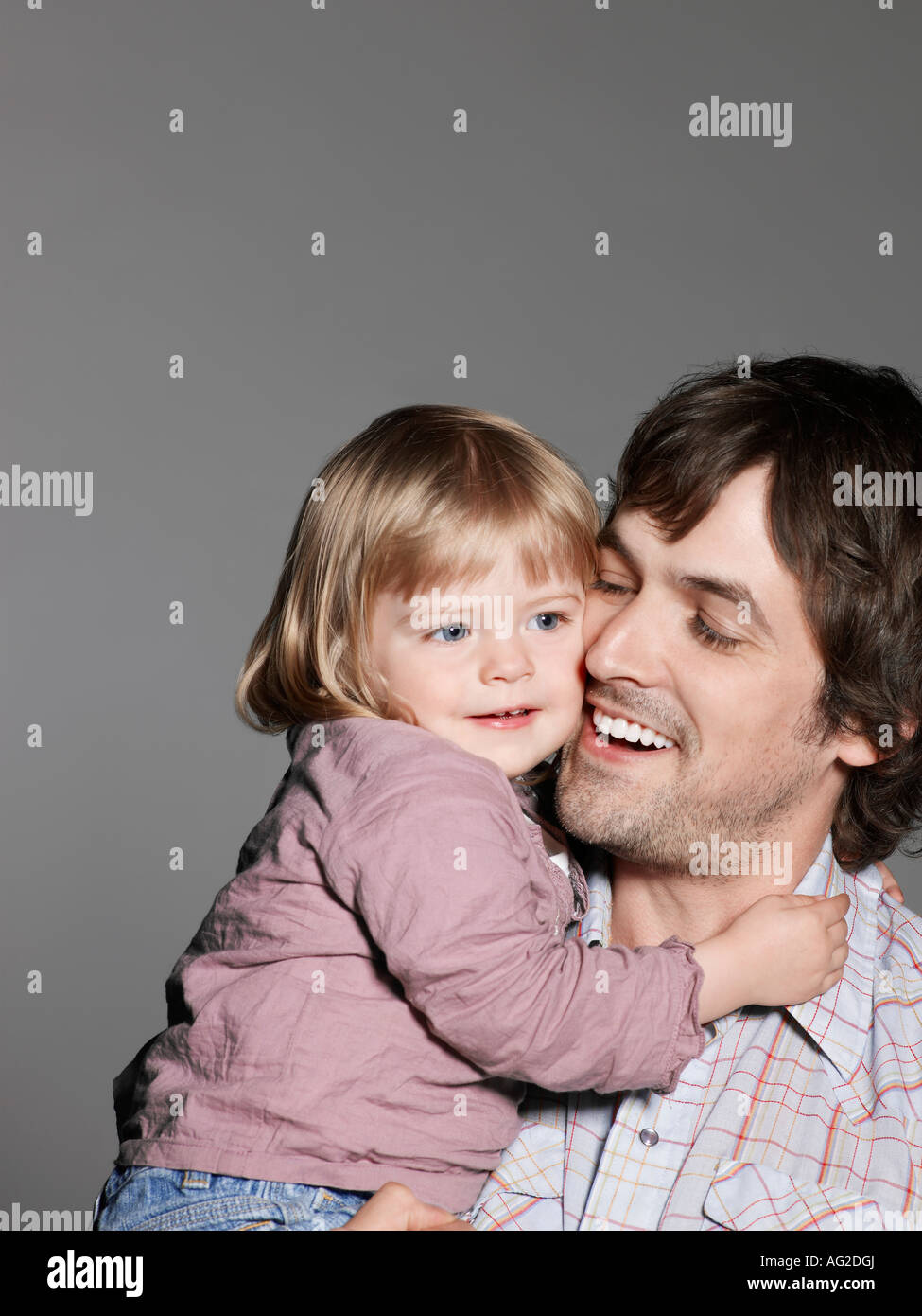 Mitte adult Vater mit Tochter (1-2 Jahre) Stockfoto