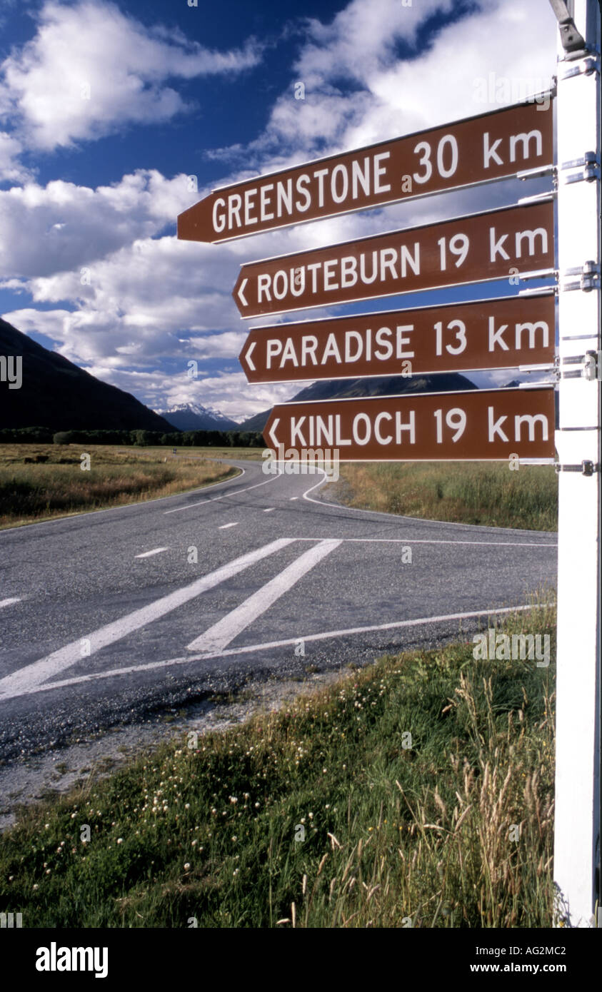 Wegweiser zum Paradies in der Nähe von Glenorchy Otago Neuseeland Stockfoto