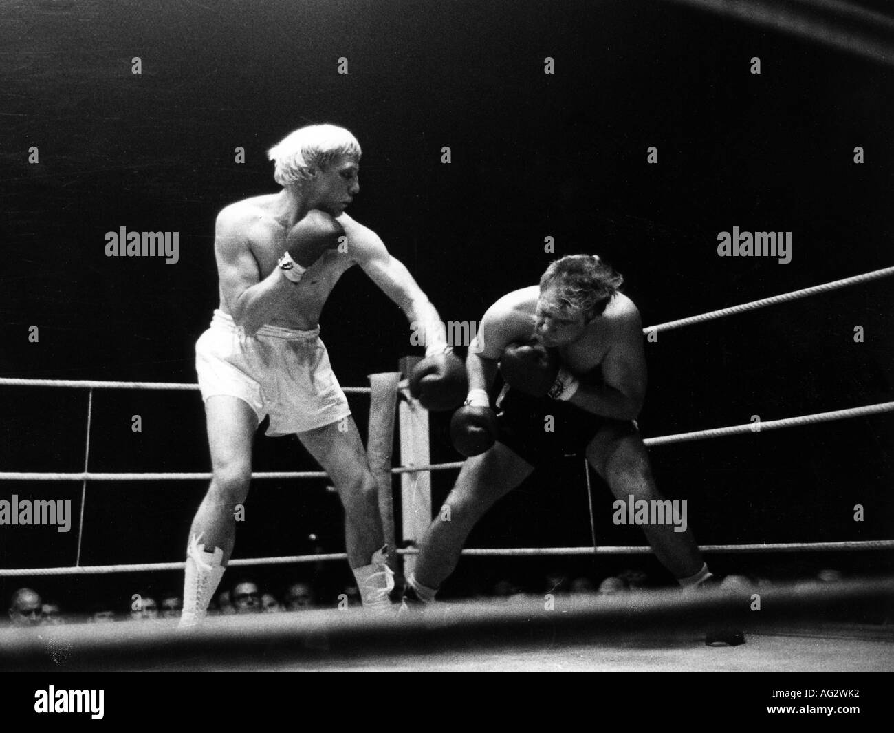 Zech, Gerhard, * 28.5.1938, deutscher Sportler (Boxen), mit Norbert Grupe, Hamburg, november 1968, Stockfoto Zech, Gerhard, * 28.5.1938, deutscher Sportler (Boxen), mit Norbert Grupe, Hamburg, november 1968, Stockfoto