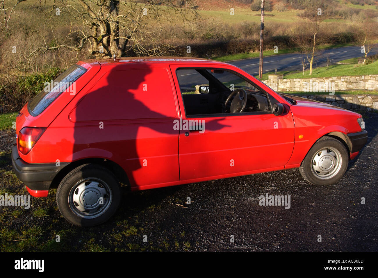 Ford Fiesta geändert, um auf gebrauchte Kochbrennstoff Öl statt Diesel bei Burry Port Carmarthenshire West Wales UK laufen Stockfoto