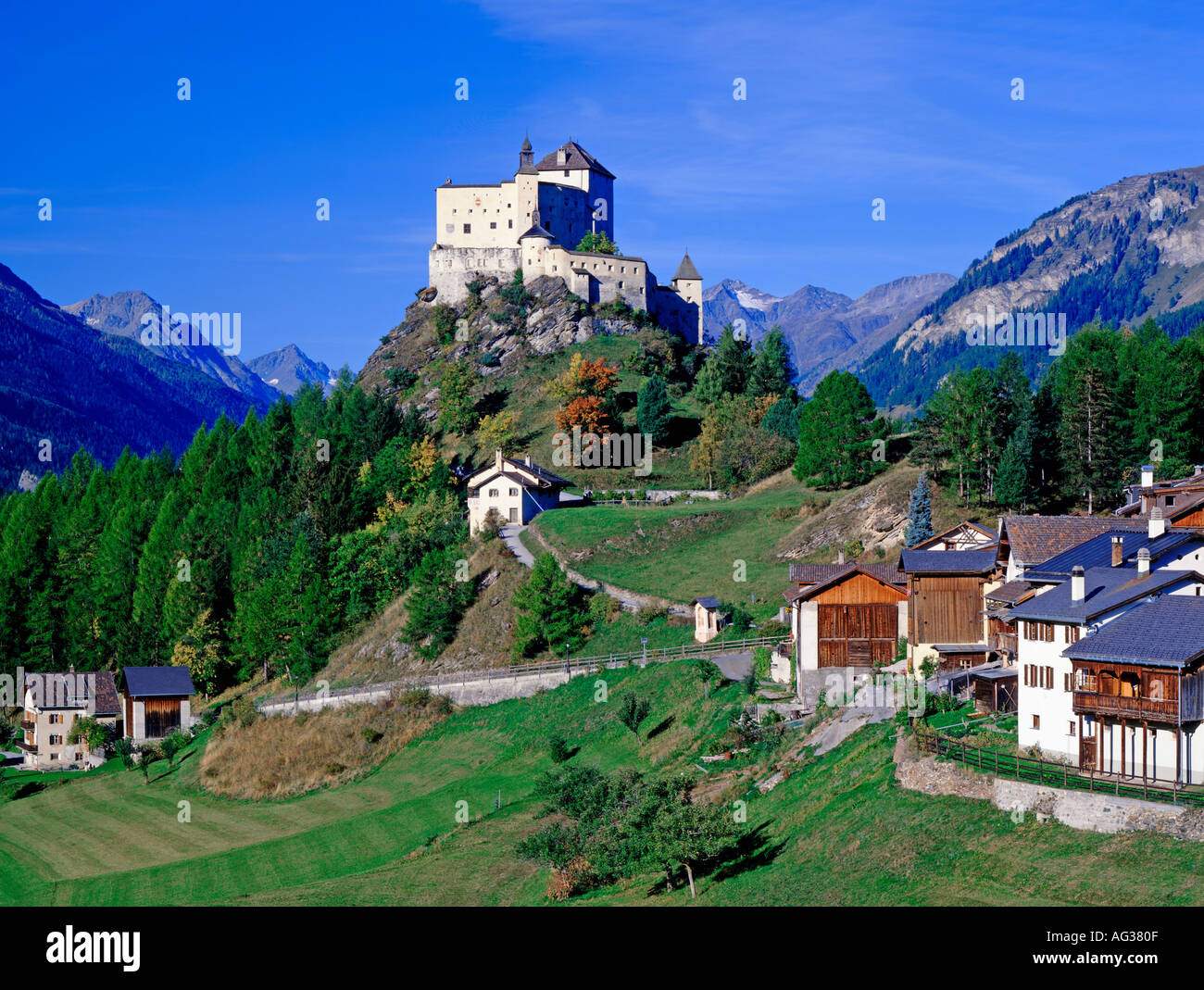 Schloss Tarasp Tarasp Schweiz Stockfoto, Bild 1062926 Alamy