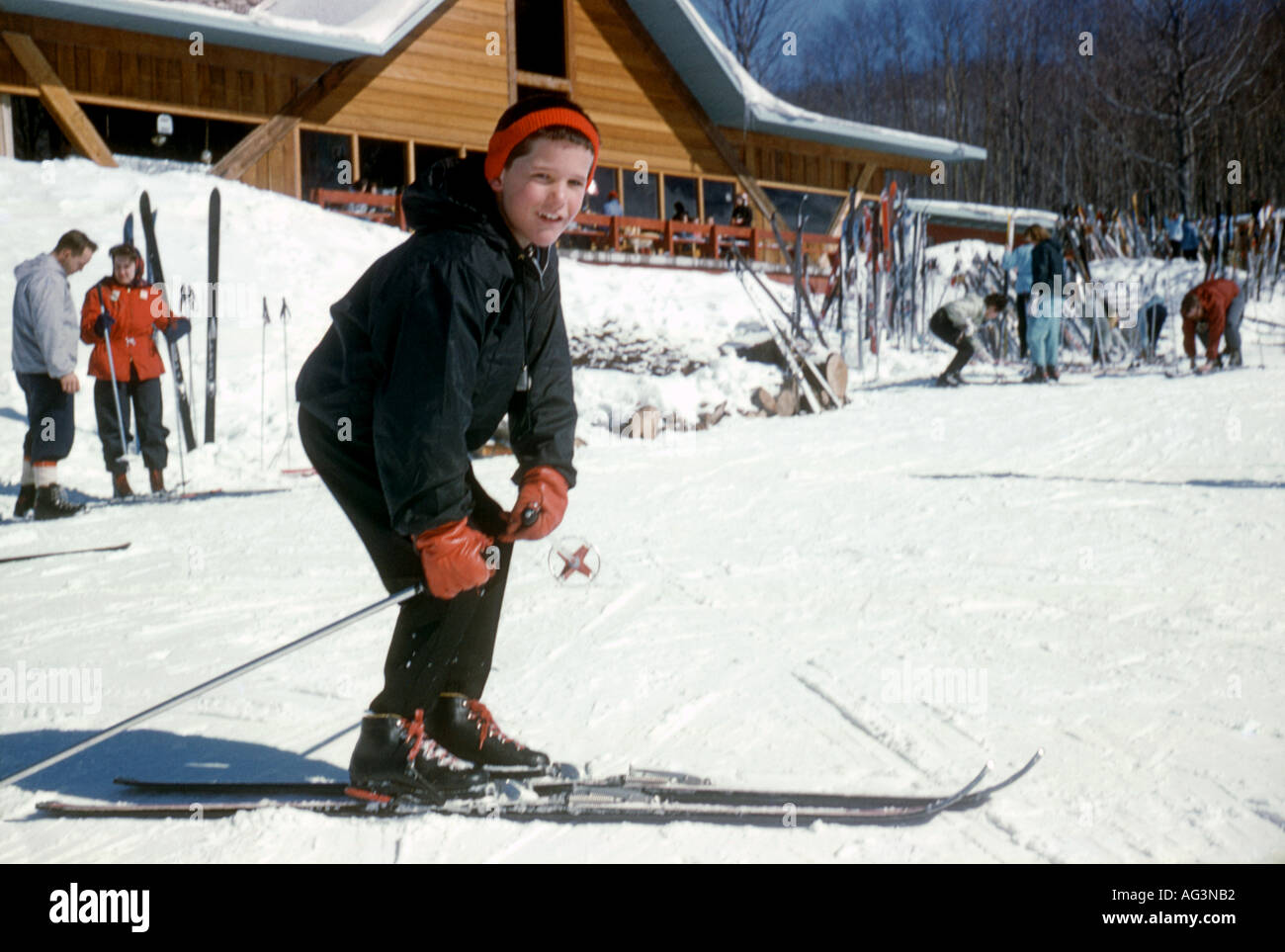 Vintage junge Skifahrer Stockfoto