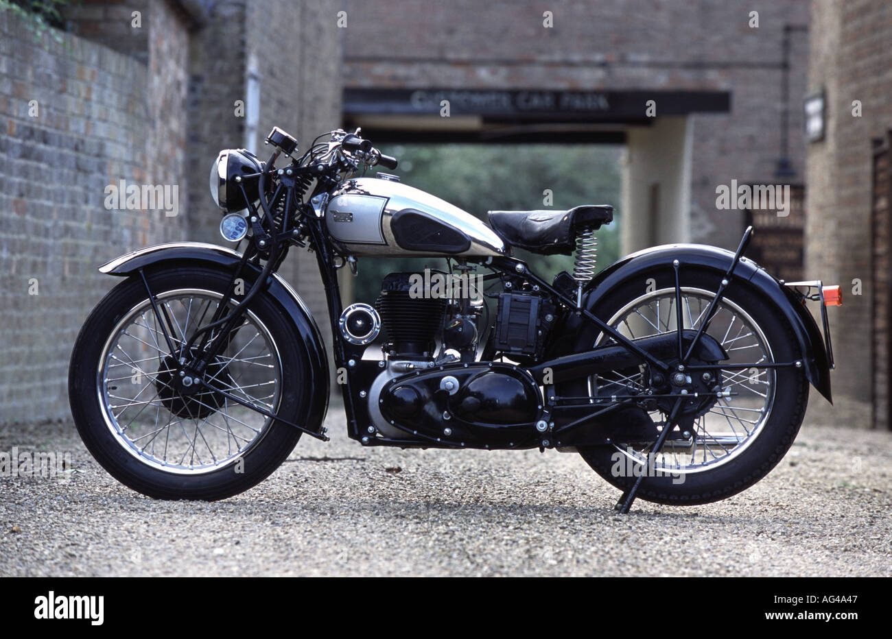 C-Bow Seitenträger Schwarz Für Moto Guzzi V7 Sport (2025