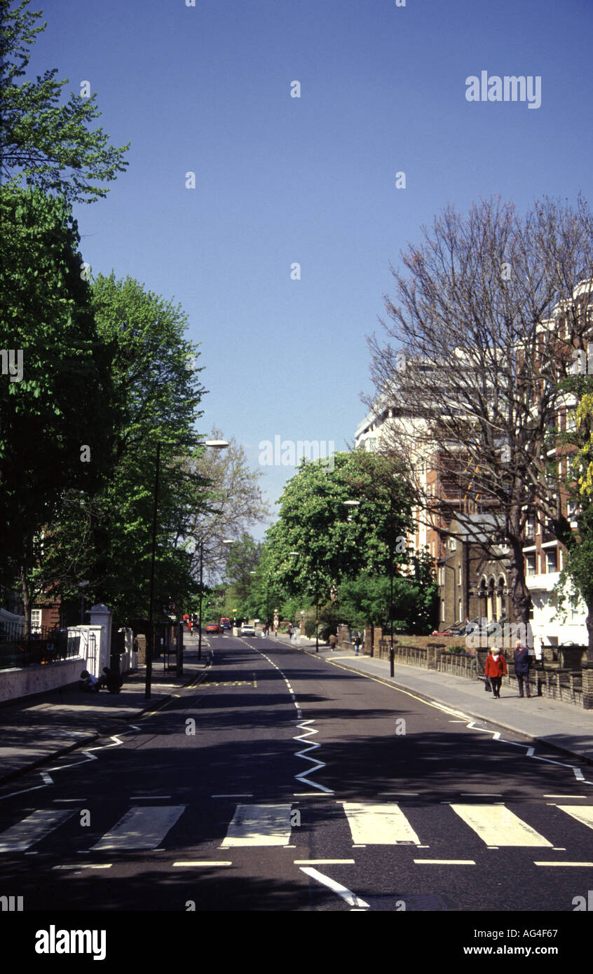 Die Zebrastreifen vor den Abbey Road Studios auf dem Cover der die Beatles-Abbey Road Stockfoto