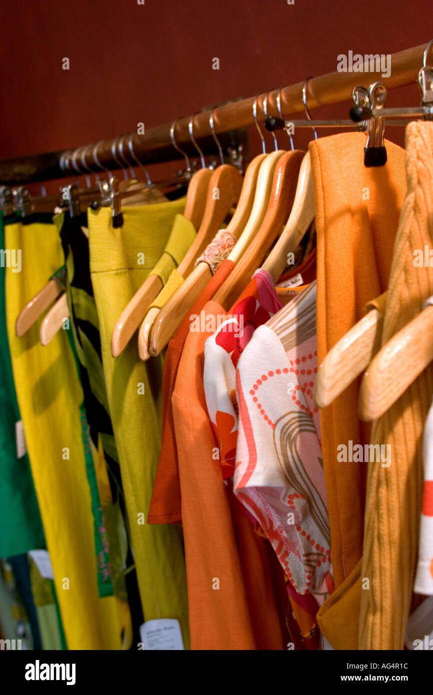 Deutschland-Köln-Kleidung von Designerin Claudia Heller in ihrem Shop im belgischen Viertel befindet sich auf Antwerpener Starsse 50 Stockfoto