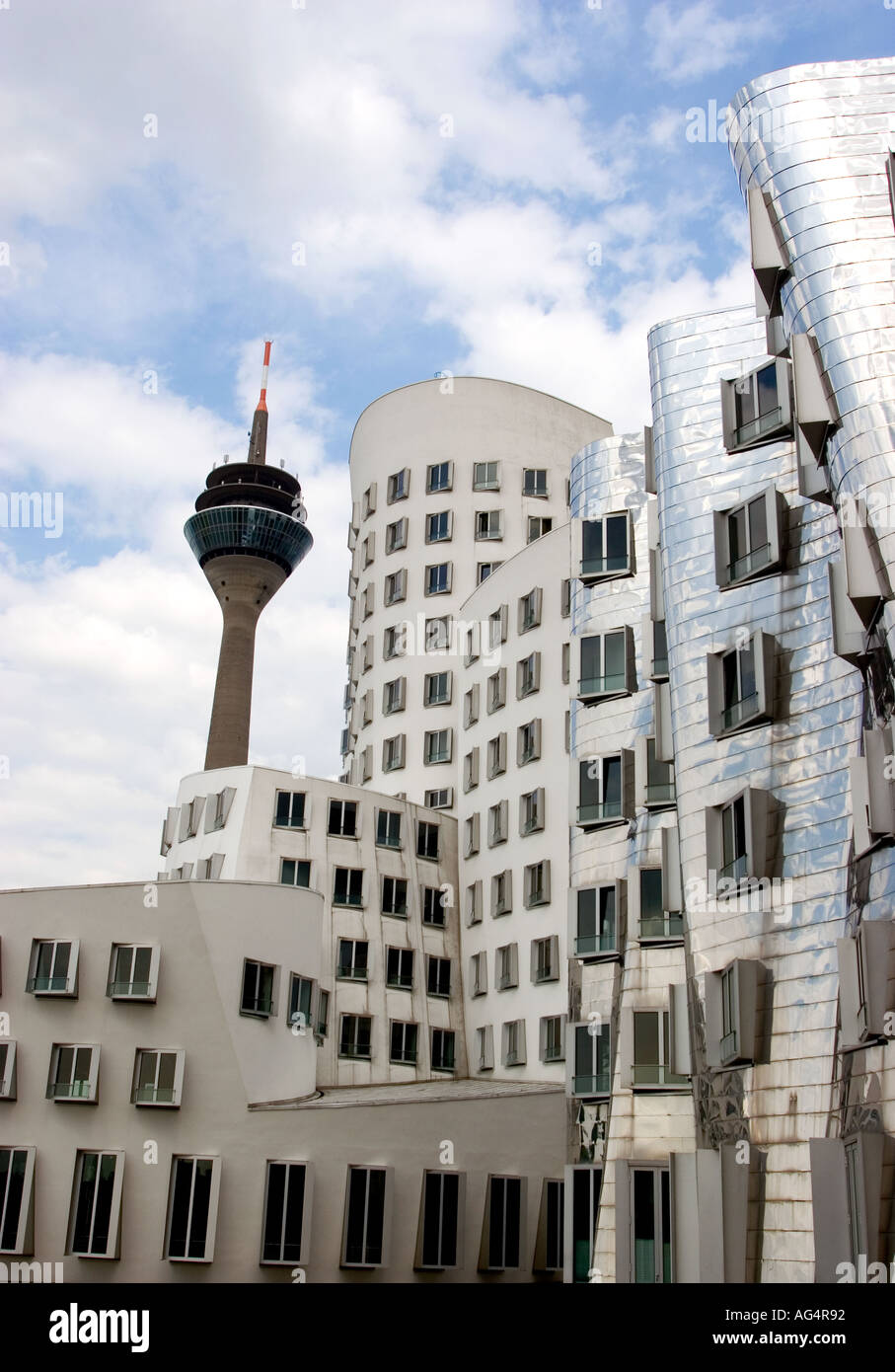 Deutschland Düsseldorf The Neuer Zollhof Gebäude von Frank Gehry in den Medienhafen Stockfoto