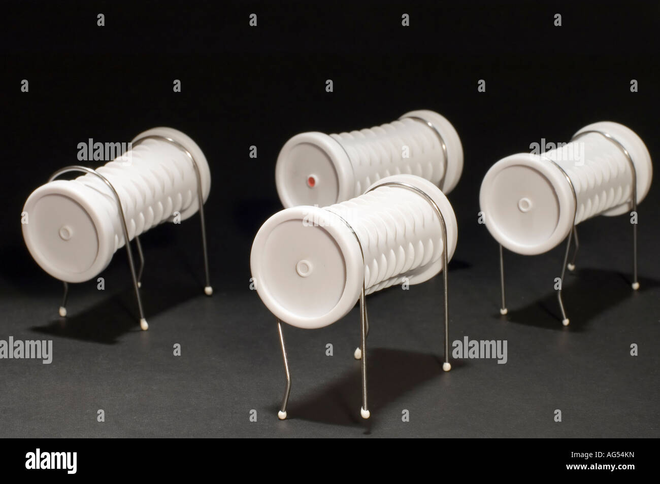 Serie Objekt auf schwarz weiß haircurlers Stockfoto