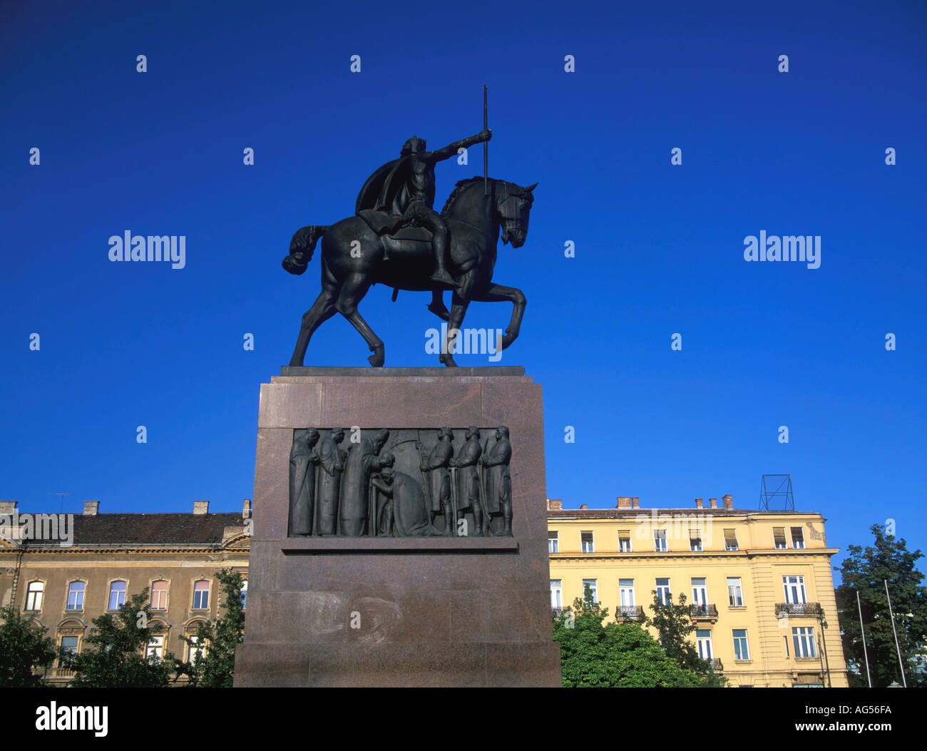 Kroatien Zagreb Trg Kralja Tomislava Kralj Tomislava statue Stockfoto
