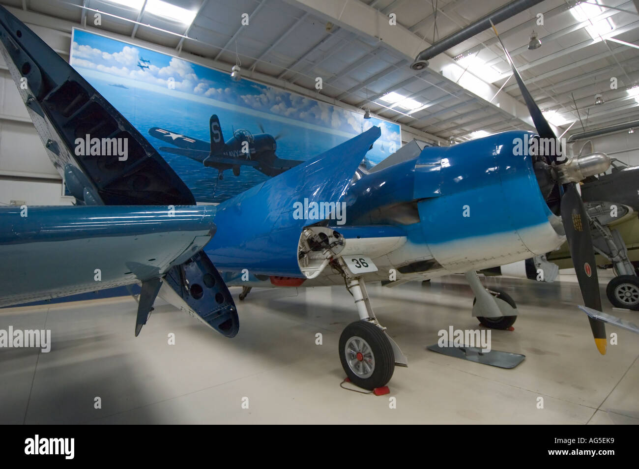 California Palm Springs Air Museum Grumman F6F Hellcat Weltkrieg zwei Marine Kämpfer Flugzeug Corsair Wandbild Stockfoto