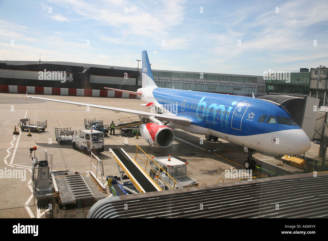 BMI-Flugzeug bereit für boarding Heathrow London Stockfoto