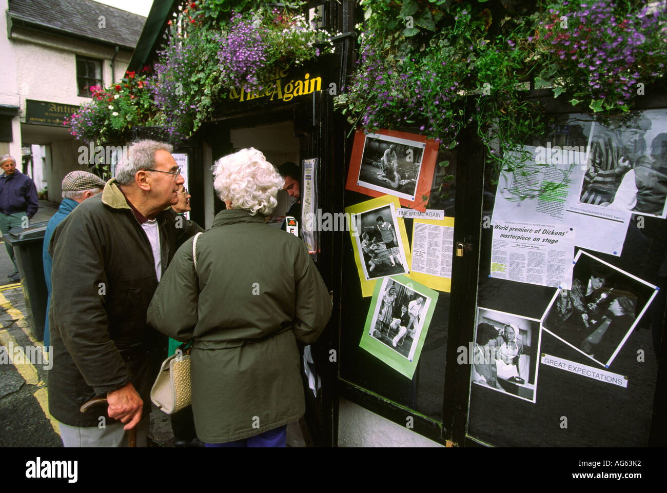 Cumbria Keswick Eric Jenny Pearce Buch Theater Sitzplätze an der Moot Hall Theatre Box Office Stockfoto