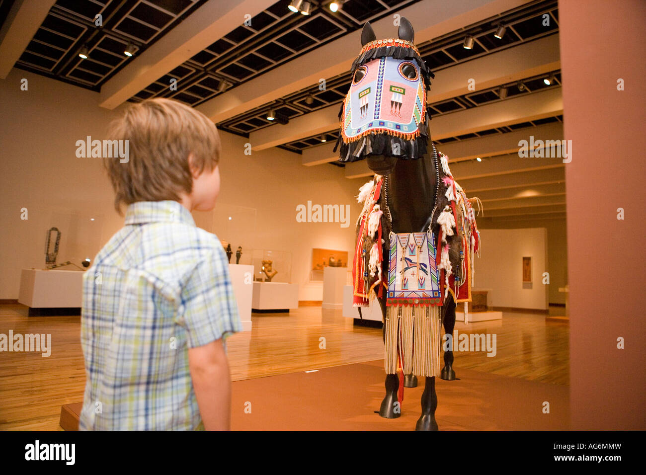 Kind auf native american Art Museum, Südwesten der USA Stockfoto