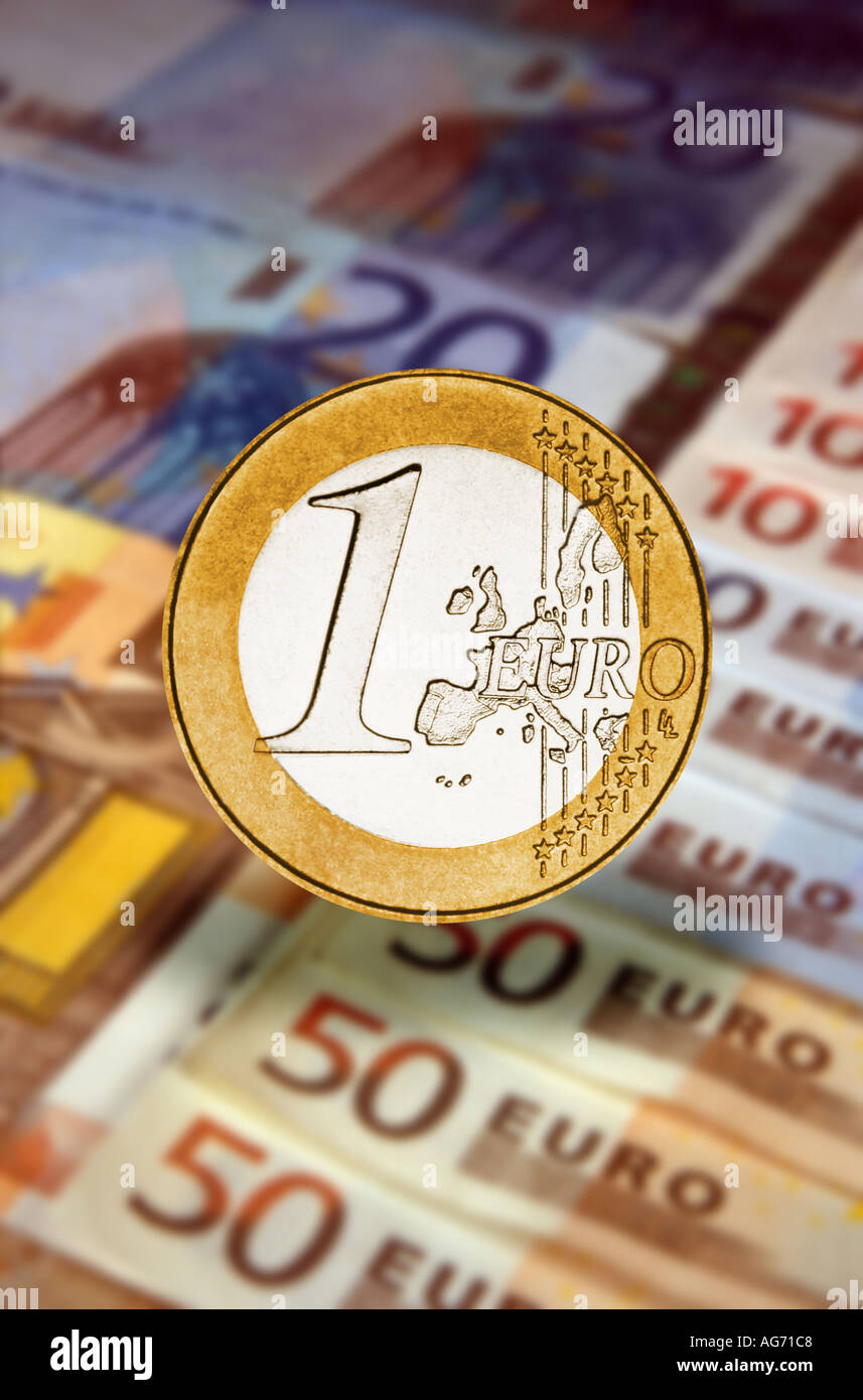 Europäische Euro-Banknoten und ein-Euro-Münze Stockfoto