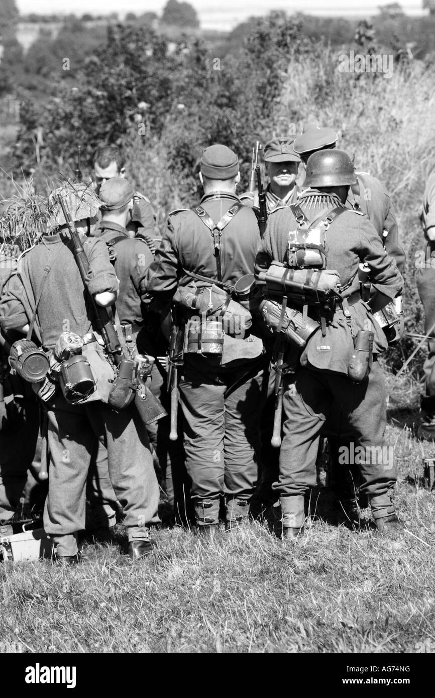 German infantry 1944 Schwarzweiß-Stockfotos und -bilder - Alamy