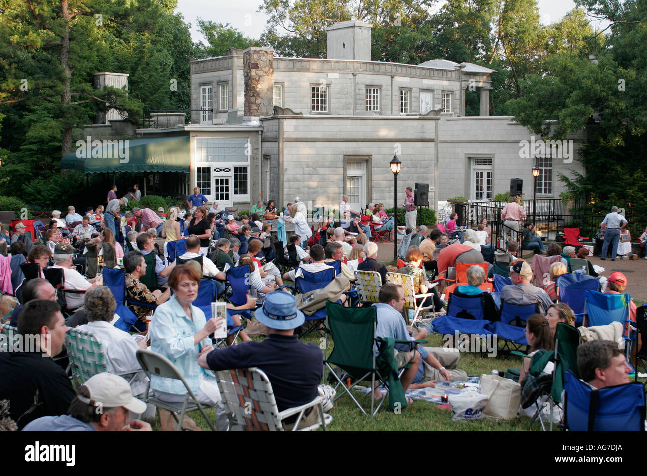 Alabama Madison County, Huntsville, Burritt on the Mountain, Knology City Lights Concert Series, Rasen, Publikum, Menschenmenge, Essen, Essen, Besucher reisen Stockfoto