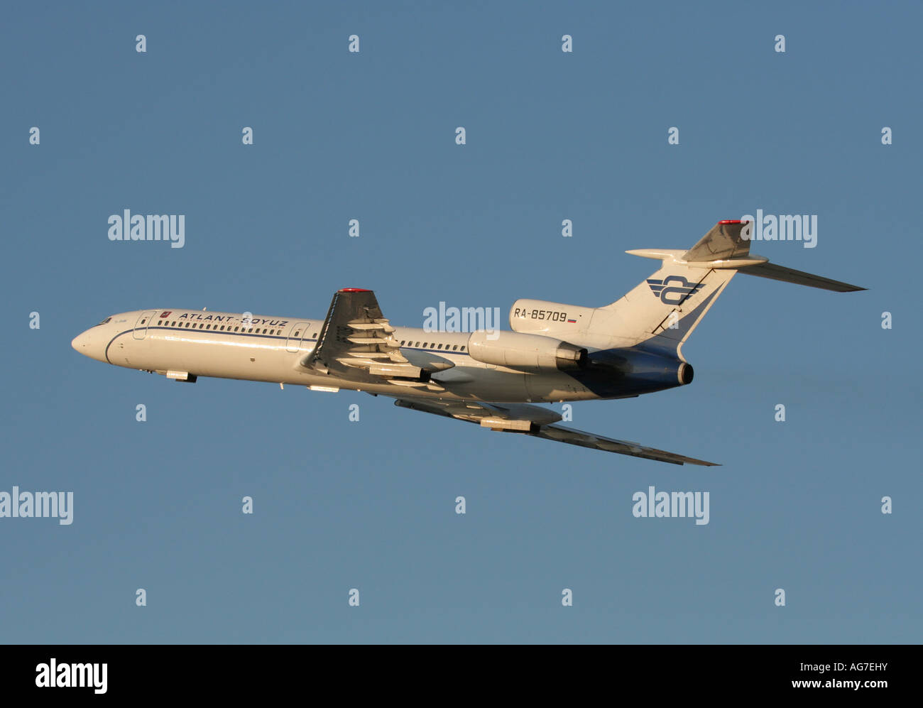 Tupolew Tu - 154M, Atlant-Soyuz Airlines Stockfoto