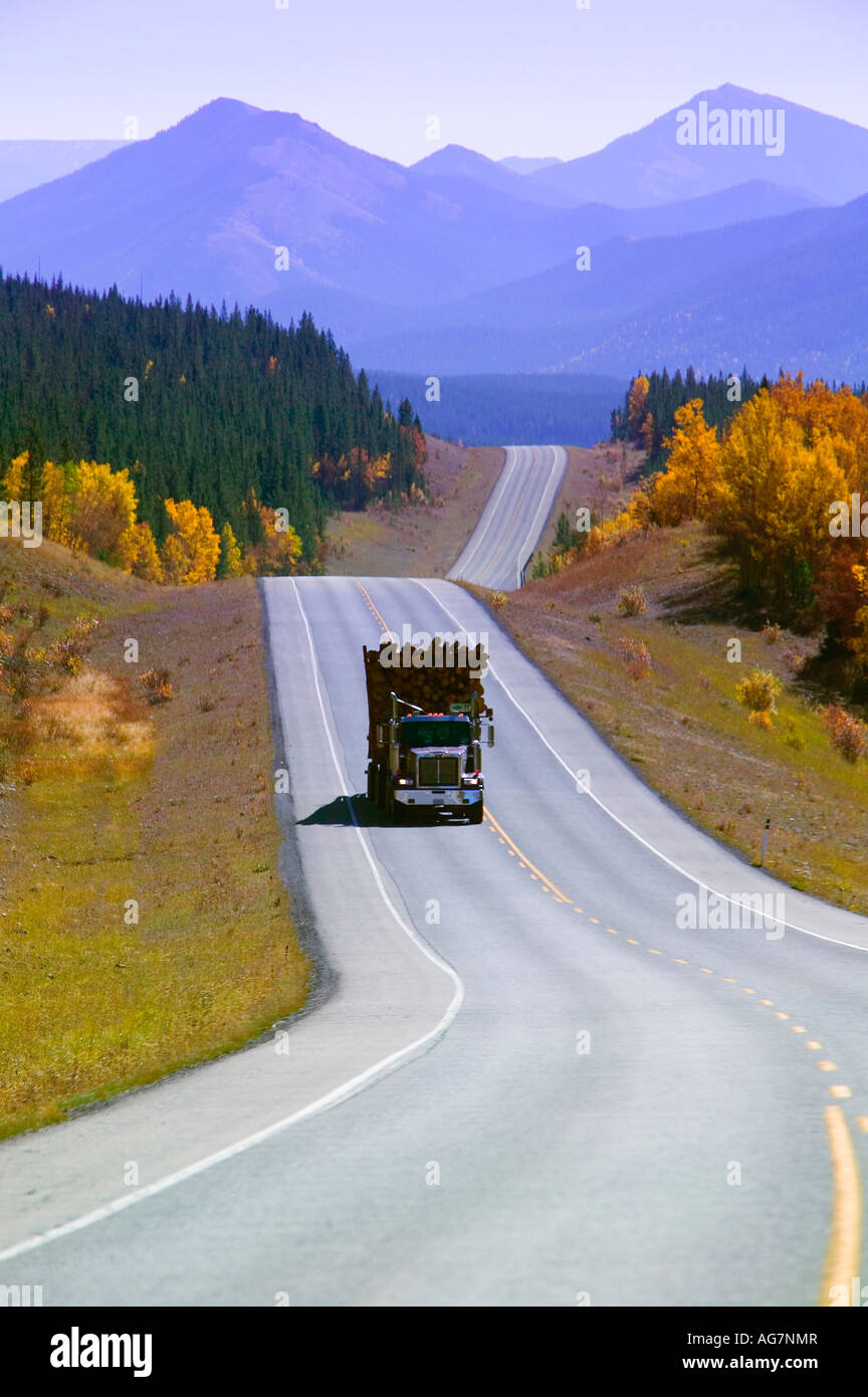 Protokollierung-LKW in Alberta, Kanada Stockfoto