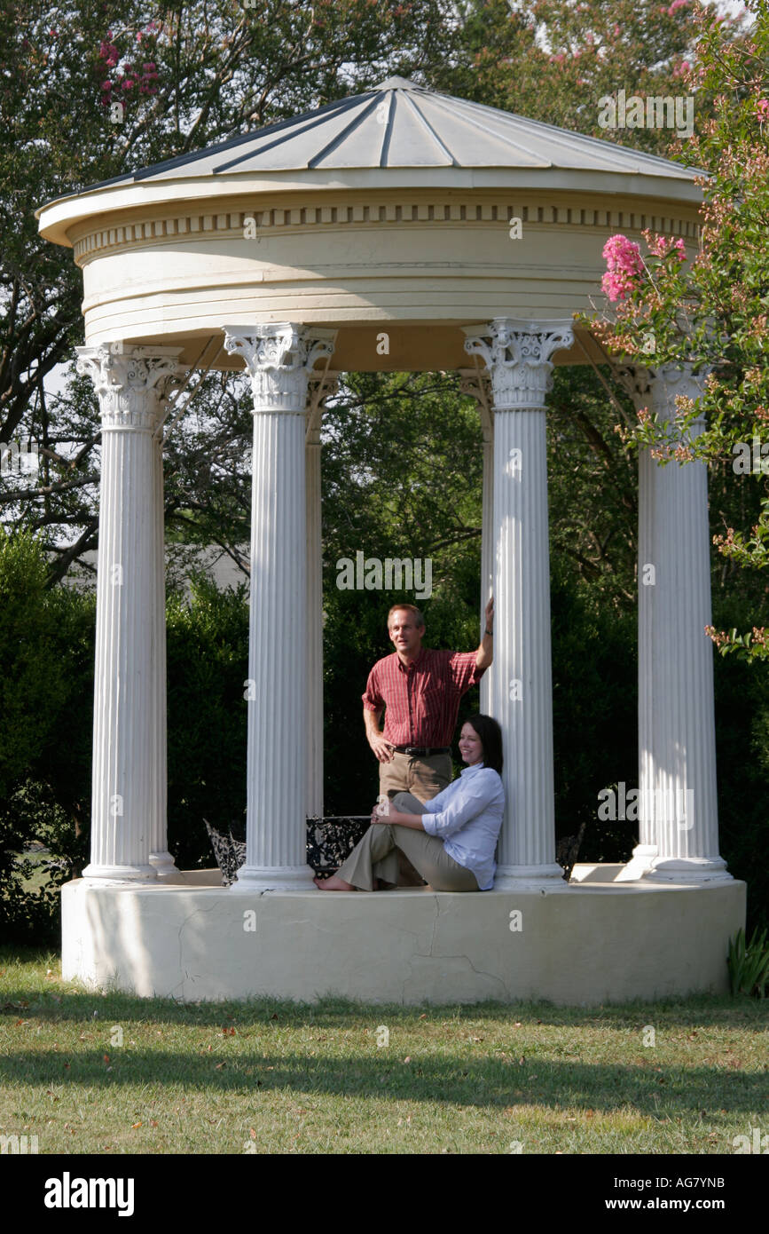 Alabama Marengo County, Demopolis, Gaineswood, Greek Revival Mansion 1861, Pavillon, Paar, Erwachsene, Erwachsene, Besucher reisen Reise touristischer Tourismus landm Stockfoto