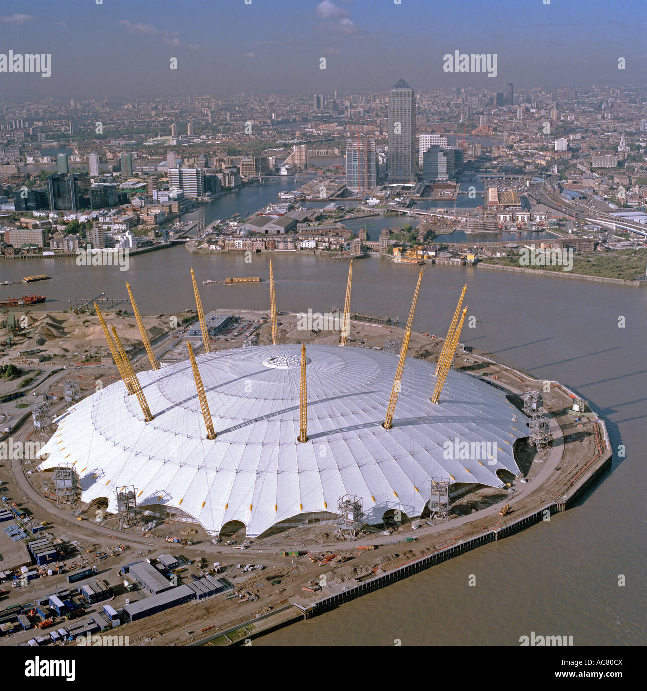 Luftaufnahme der Millennium Dome Struktur mit Masten und Dach