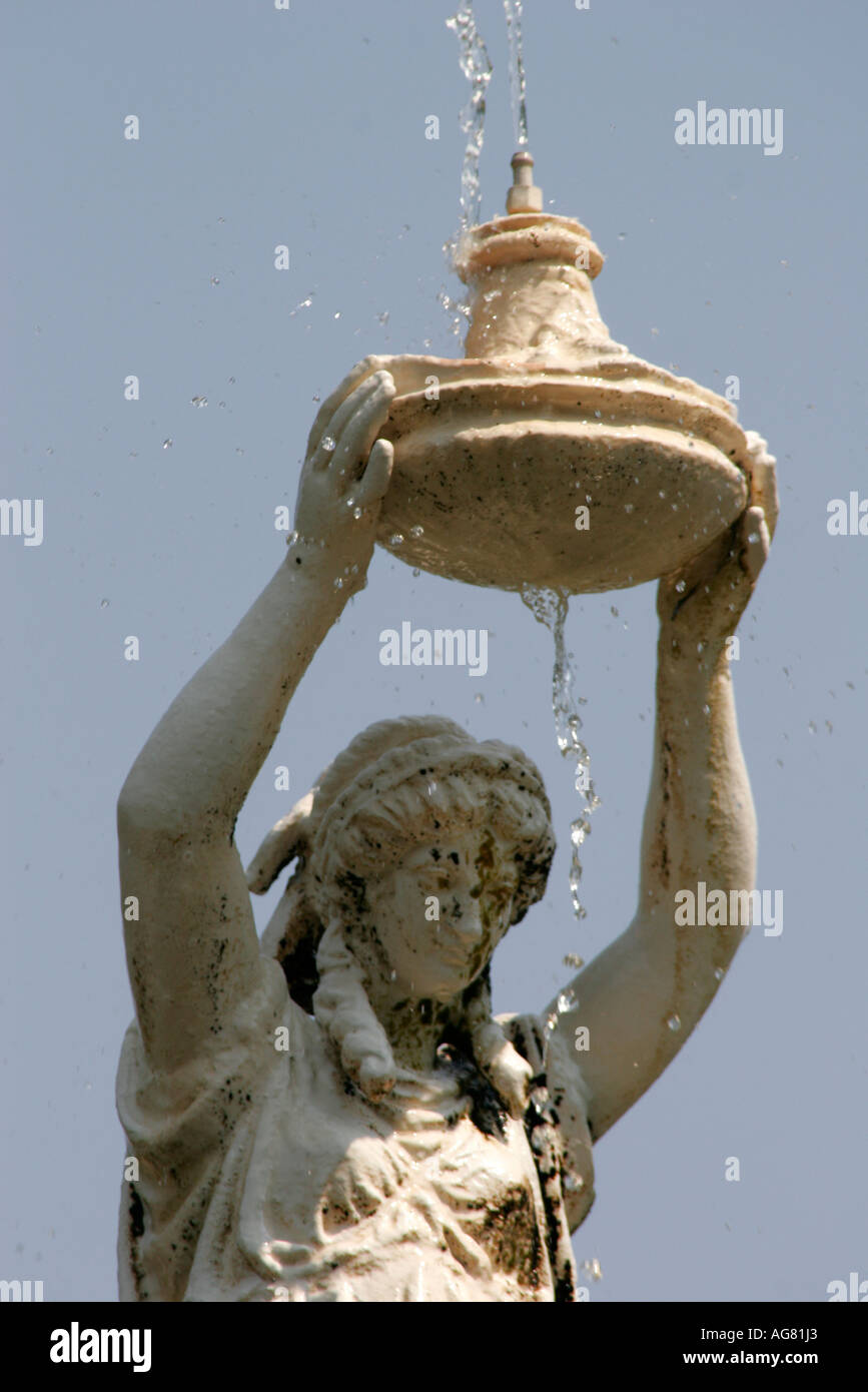 Alabama Marengo County, Demopolis, öffentlicher quadratischer Brunnen, klassische Frau, weiblich, Statue, Wasser, Besucher reisen Reise touristischer Tourismus Wahrzeichen la Stockfoto