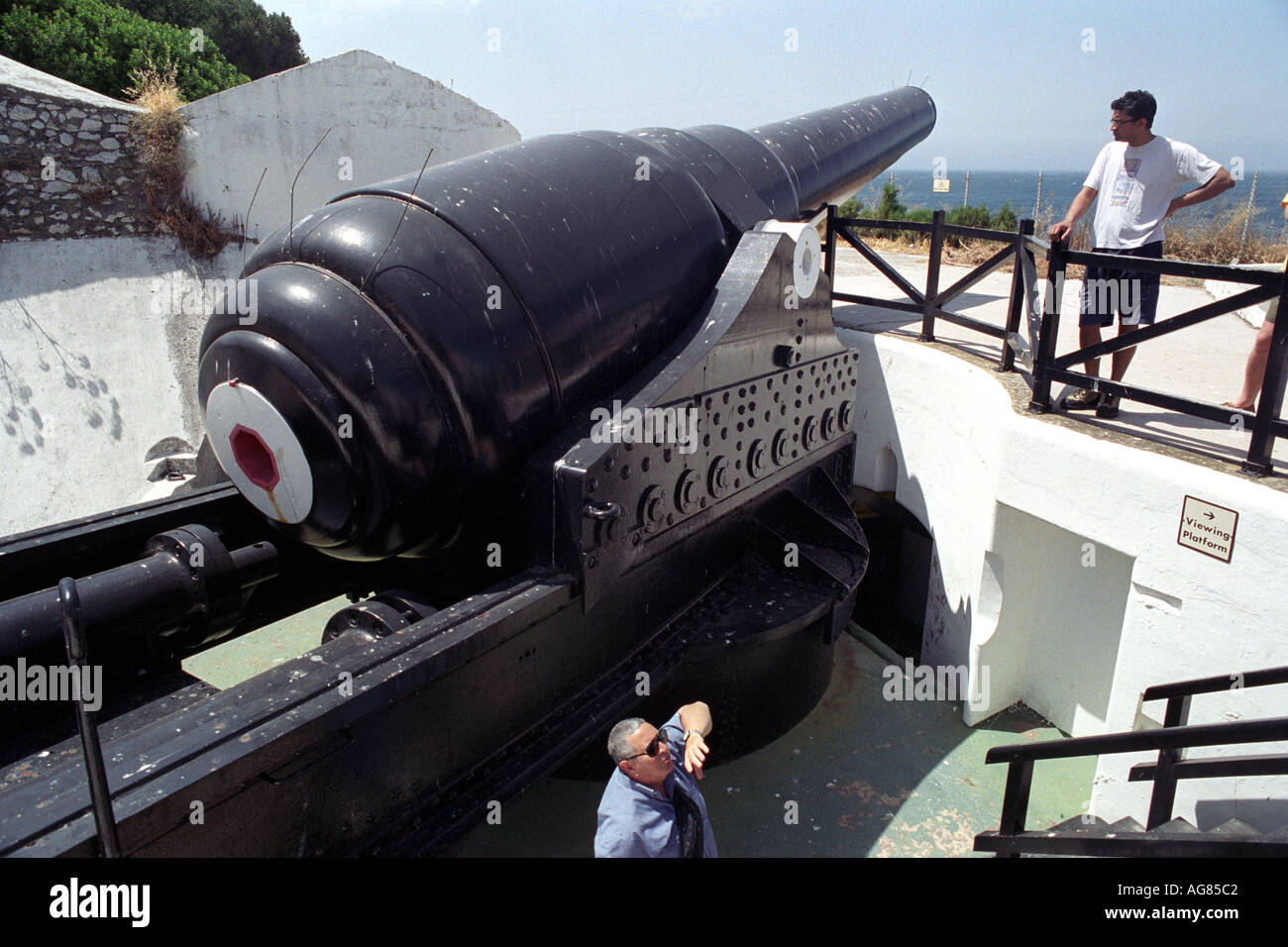 Riesige Kanone, die verwendet wurde, um die Straße von Gibraltar zu schützen Stockfoto