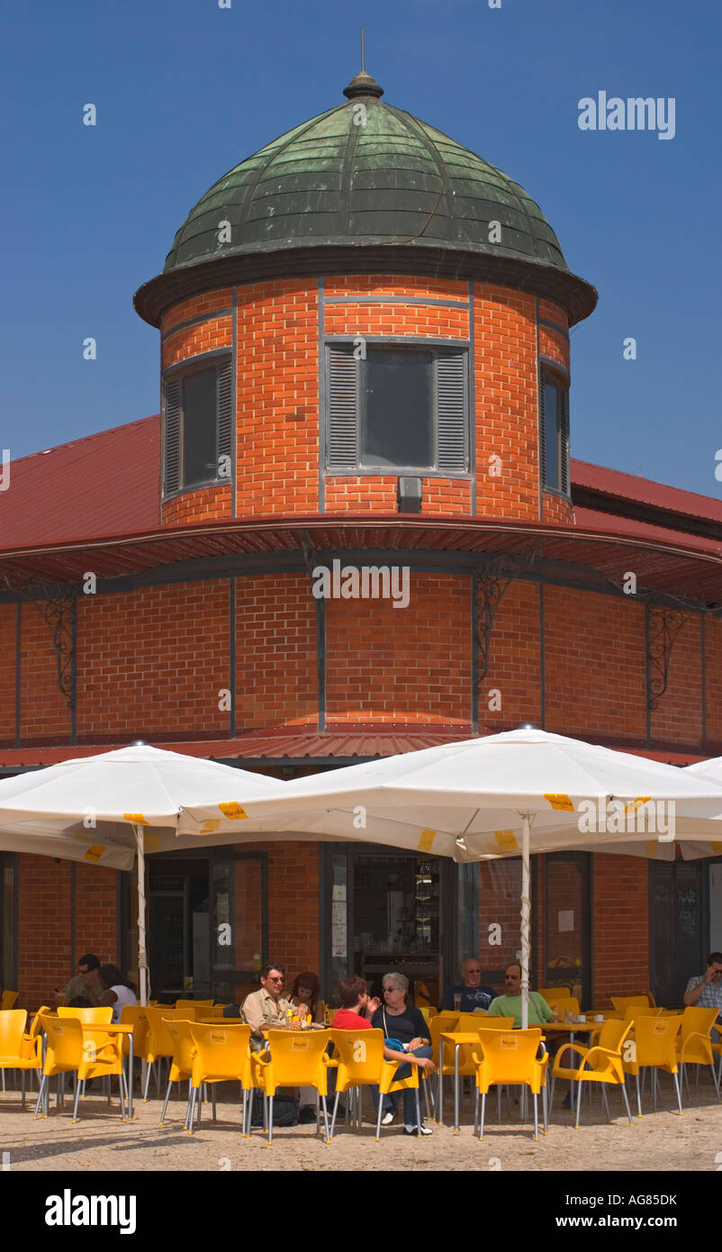 Kuppel der Fischmarkt und Café Olhao Algarve Portugal Stockfoto