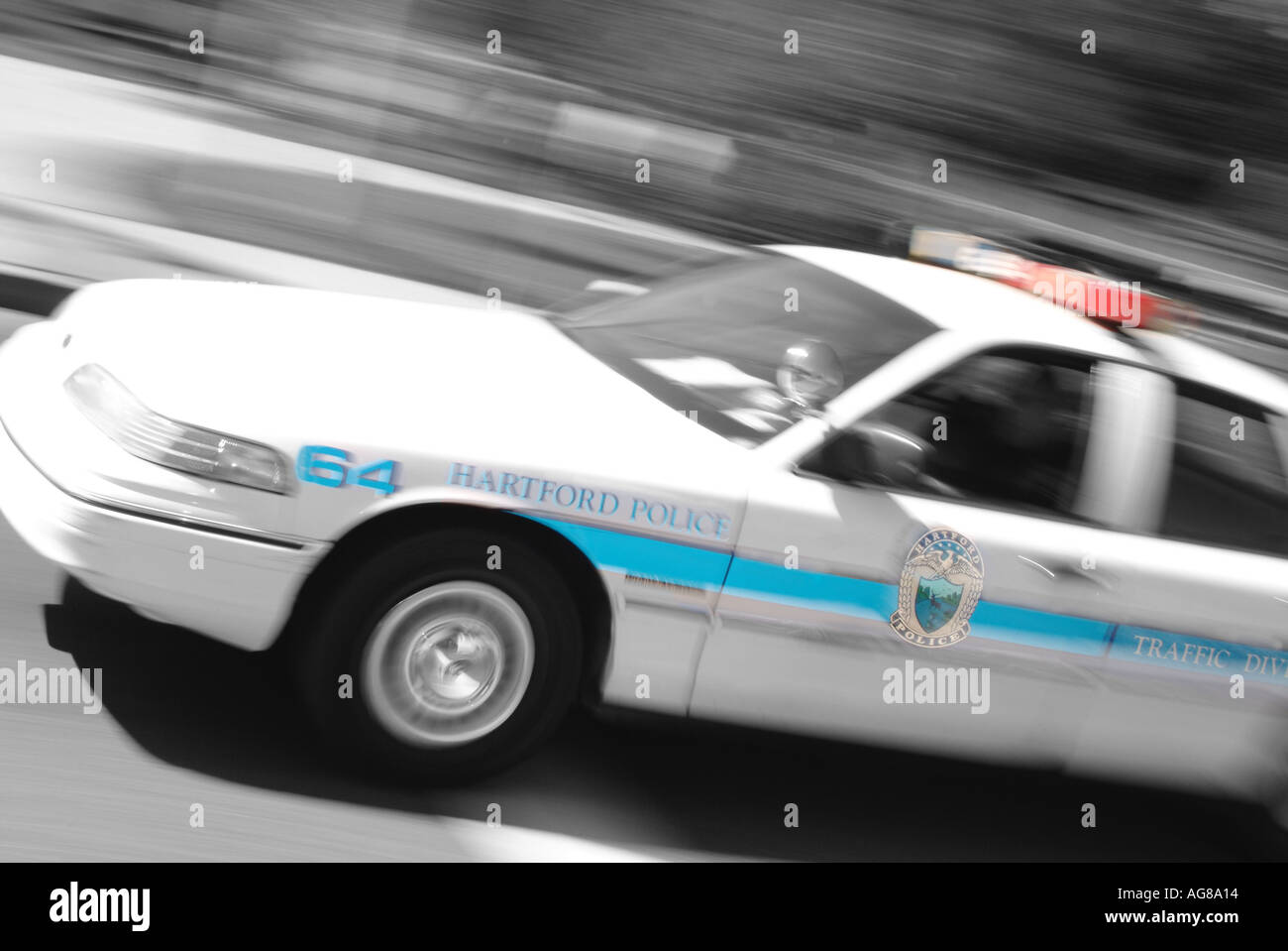 amerikanische Polizei Auto-Verfolgungsjagd blinkende Licht Sirene Notfall roten blauen Hartford Connecticut Usa uns amerikanischer Polizist Räuber Verhaftung Cri Stockfoto