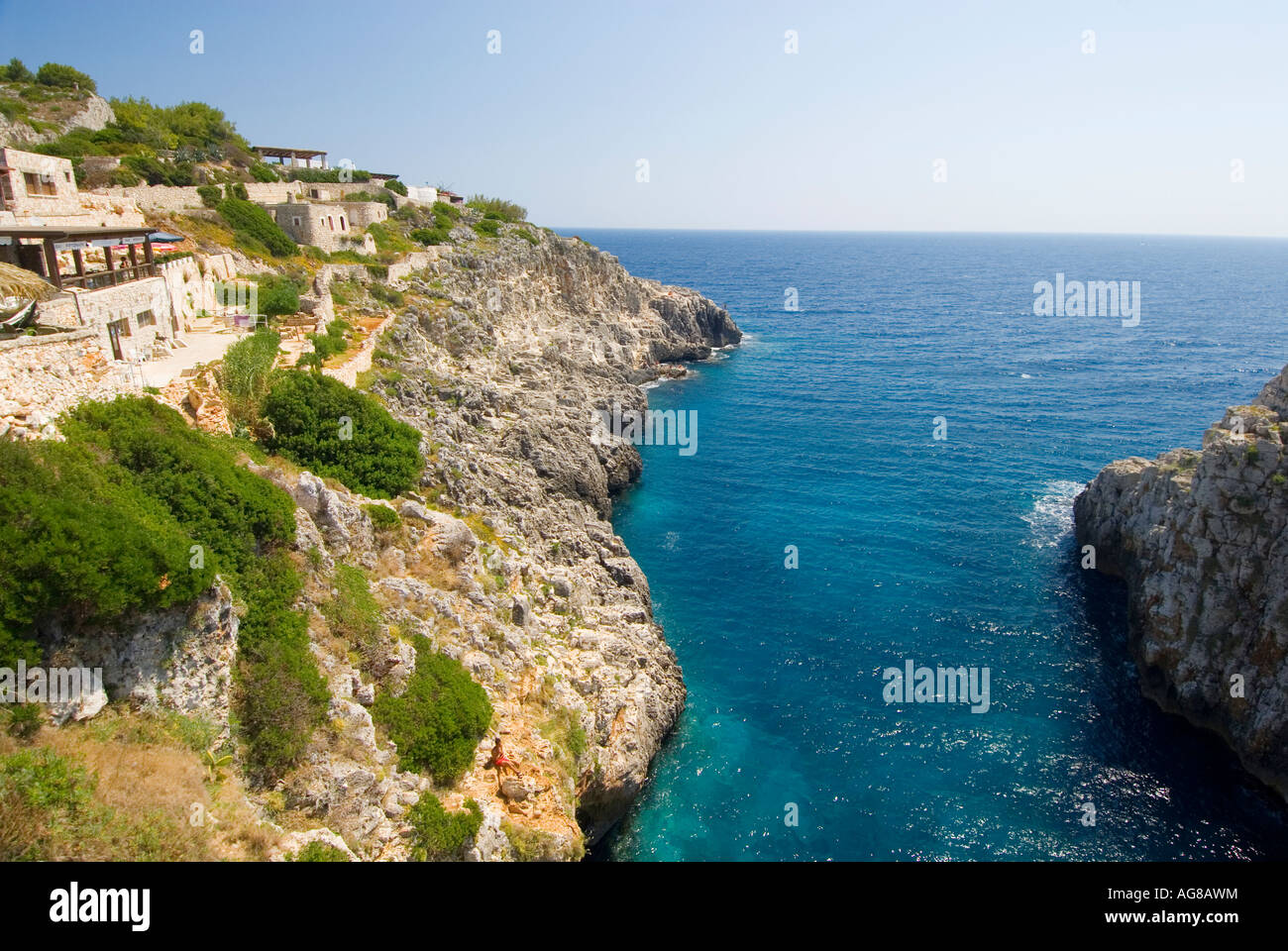 Zerklüftete Küste in der Nähe von Gagliano del Capo Ionische Meer Puglia Italien Stockfoto