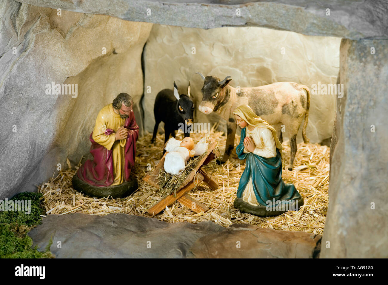 Krippen set mit alten Gips Figuren, Kanton Freiburg, Schweiz  Stockfotografie - Alamy