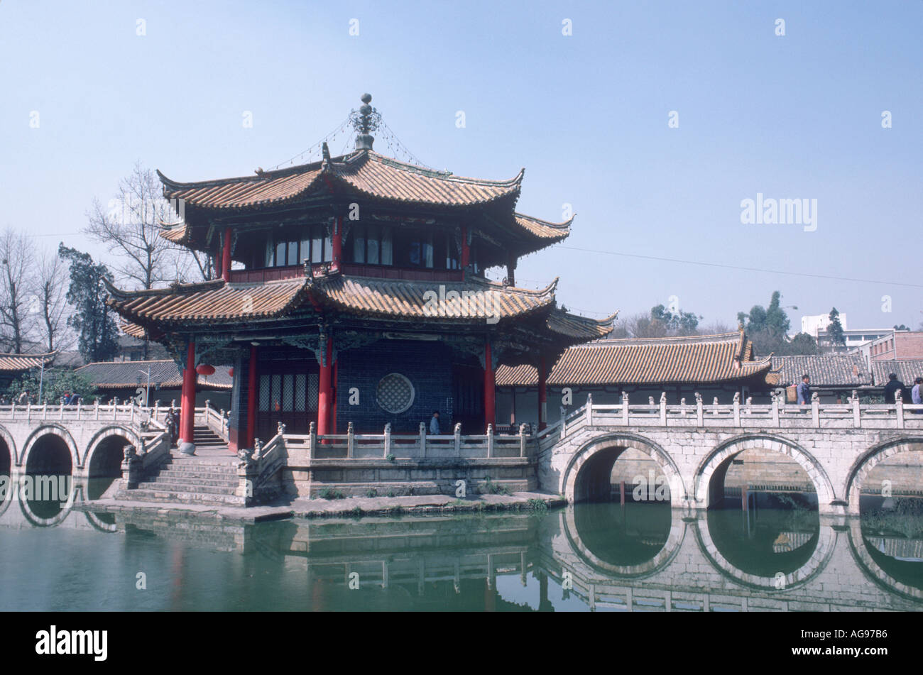 Achteckige Pavillon Yuan Tong Tempel China Stockfoto
