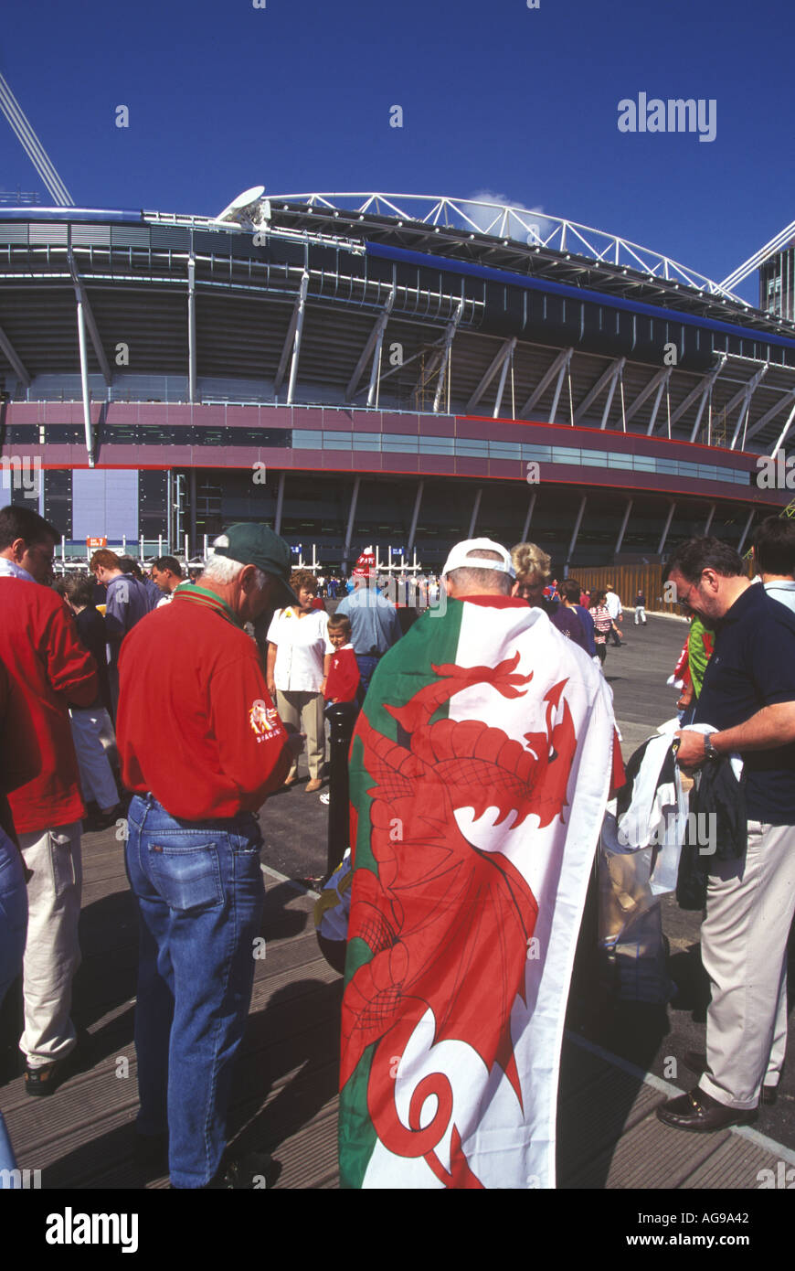Rugby-Fans Millenium Stadion Cardiff City Centre Wales UK 21532SB Stockfoto