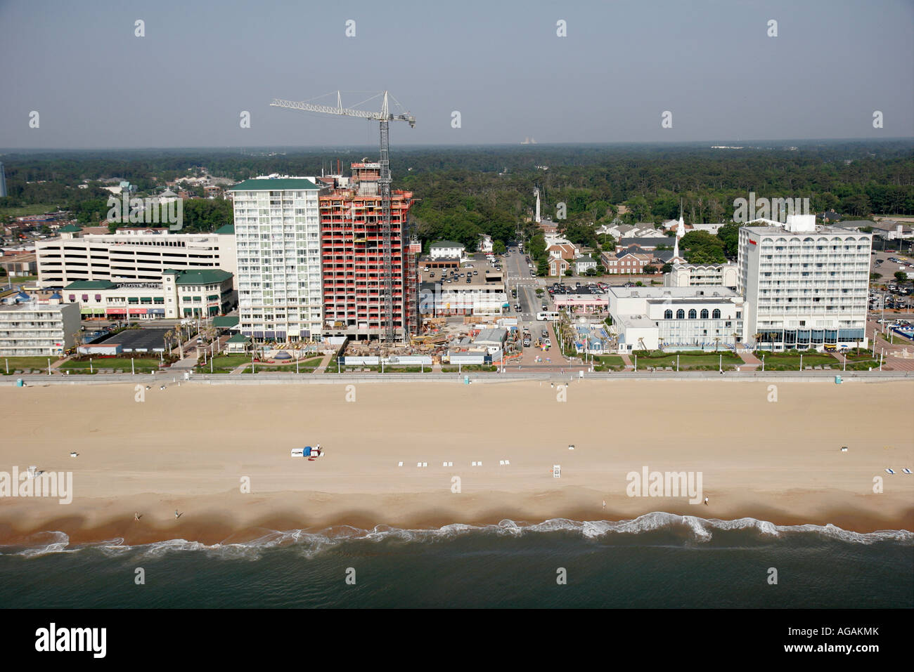 Virginia Beach, Luftaufnahme von oben, Aussicht, Atlantischer Ozean, Wasser, Ufer, Ozean, Meer, Hotels, Eigentumswohnungen, Wohnungen, unter Neubauarbeiten Stockfoto