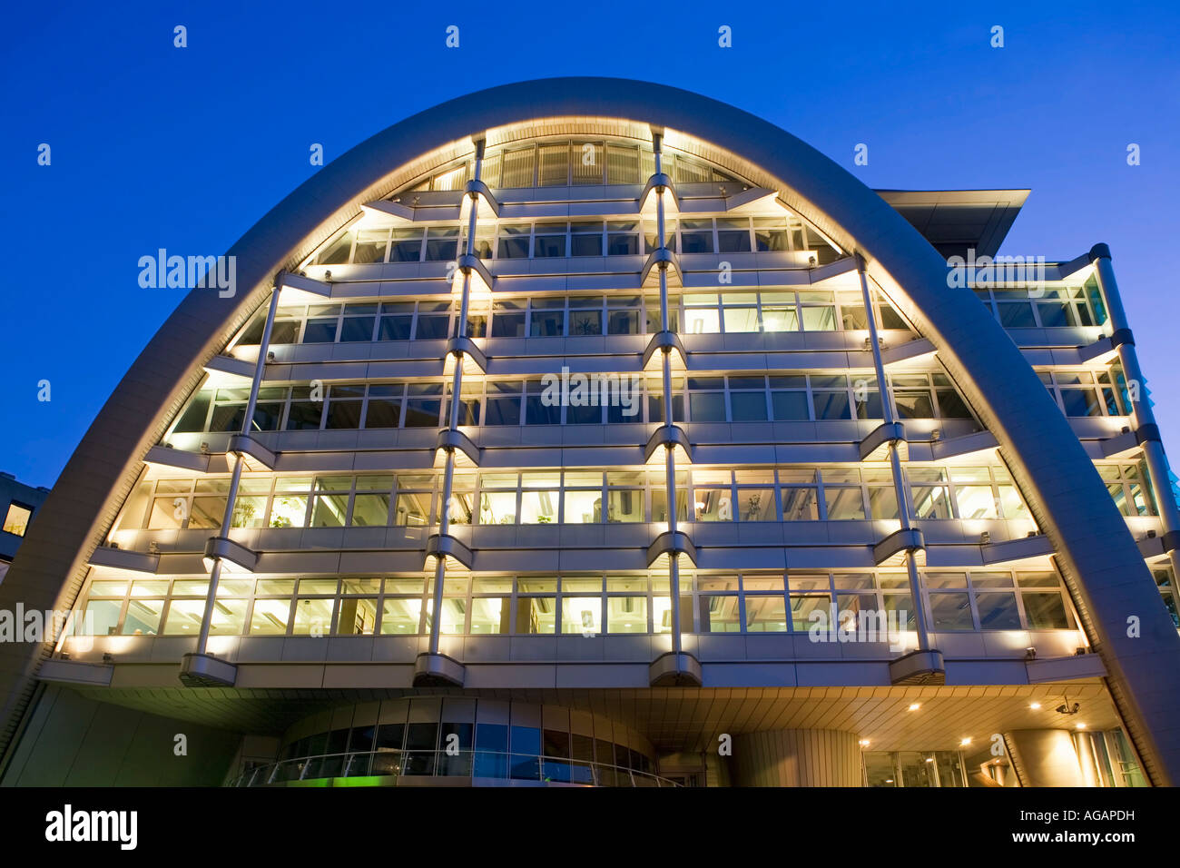 Berliner Börse moderne Architektur in der Dämmerung Stockfoto