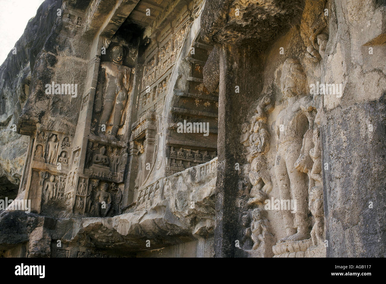 Ajanta Höhle 19: Aufdringlich Buddhas an den Wänden. Aurangabad, Maharashtra, Indien Stockfoto