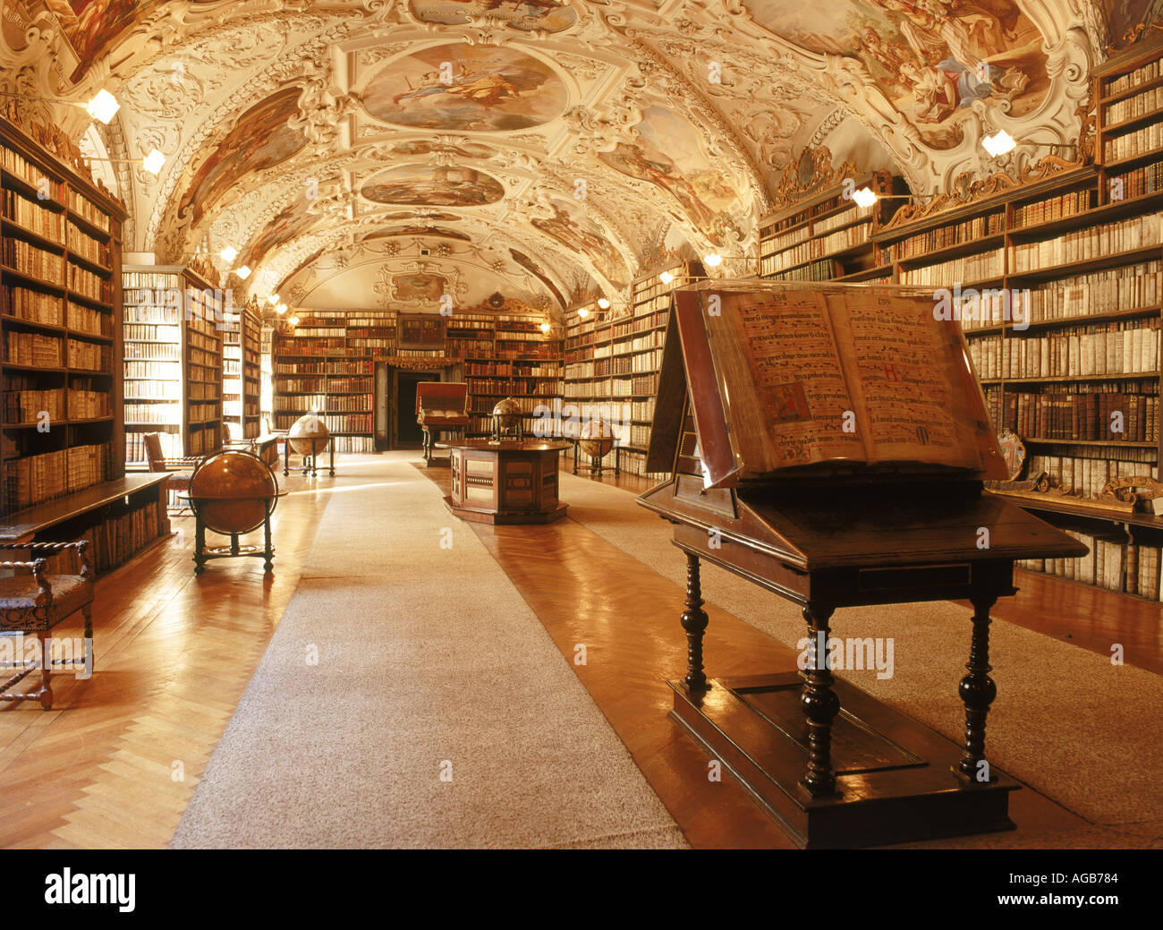 Theologische Saal in der Strahover Bibliothek am Kloster Strahov in Prag Stockfoto
