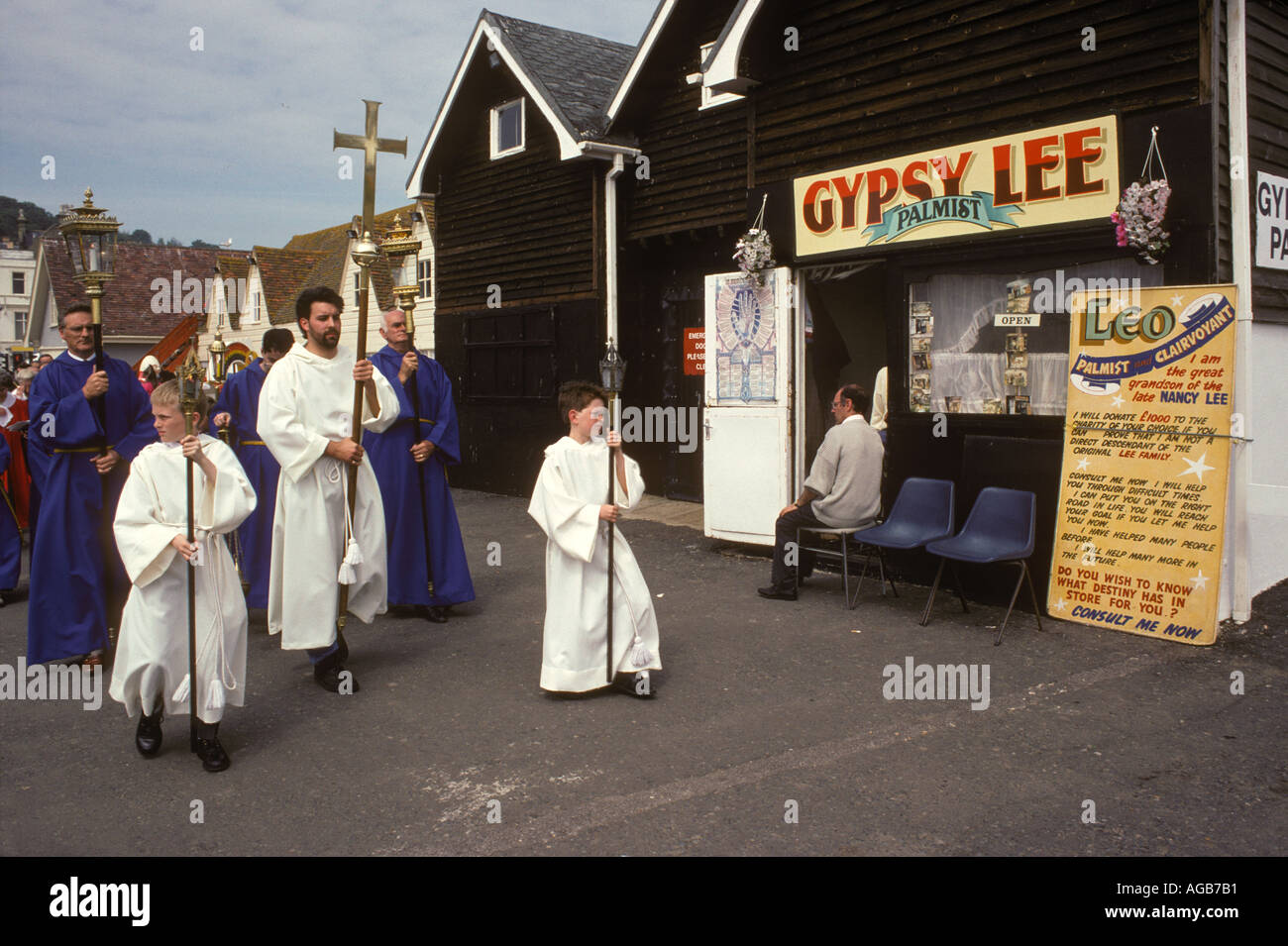 Segenswünsche im Sea Hastings Sussex UK. Jährliche Zeremonie Mittwoch vor Christi Himmelfahrt 1990er England. HOMER SYKES Stockfoto