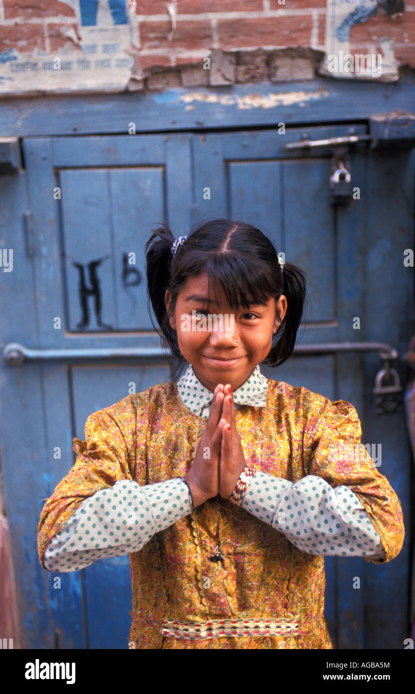 Nepal, Kathmandu, Mädchen Gruß Stockfoto