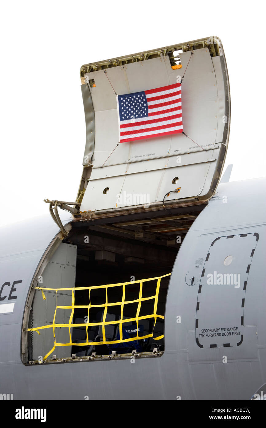 US-Luftwaffe Militärflugzeuge Tür zu öffnen, mit Sternen und Streifen-Flagge zu sehen Stockfoto