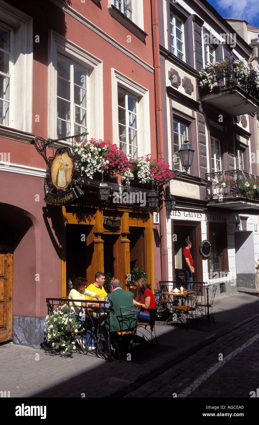 Café Didzioji Gatve übersetzen Hauptstraße in der Altstadt Vilnius Litauen Stockfoto