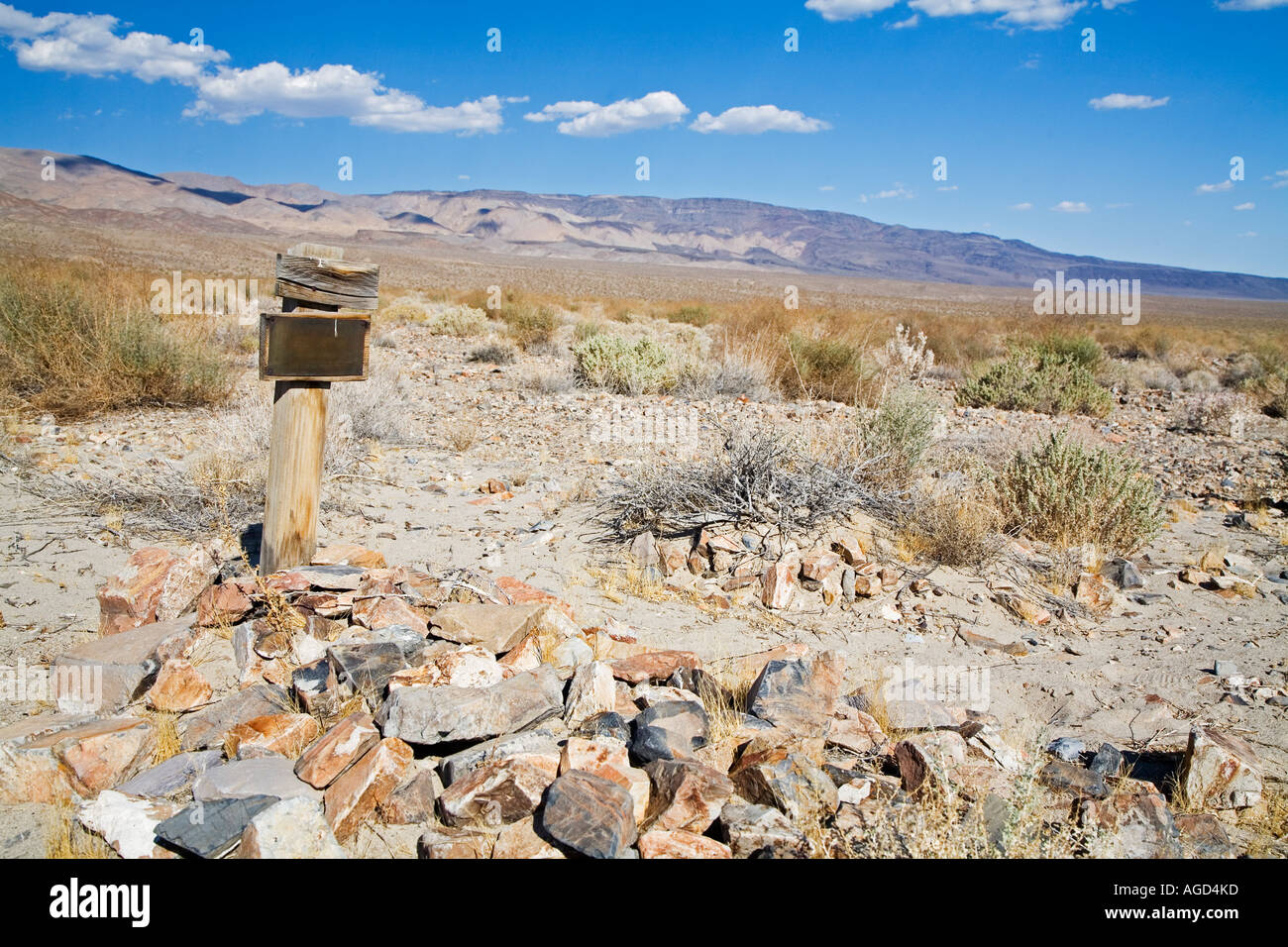 Altes Grab in Mojave-Wüste Stockfoto