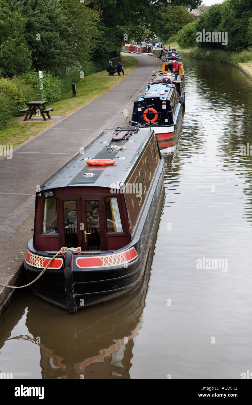 Beliebte Liegeplätze auf dem Ellesmere Ast der Llangollen Kanal Ellesmere Shropshire, England Stockfoto