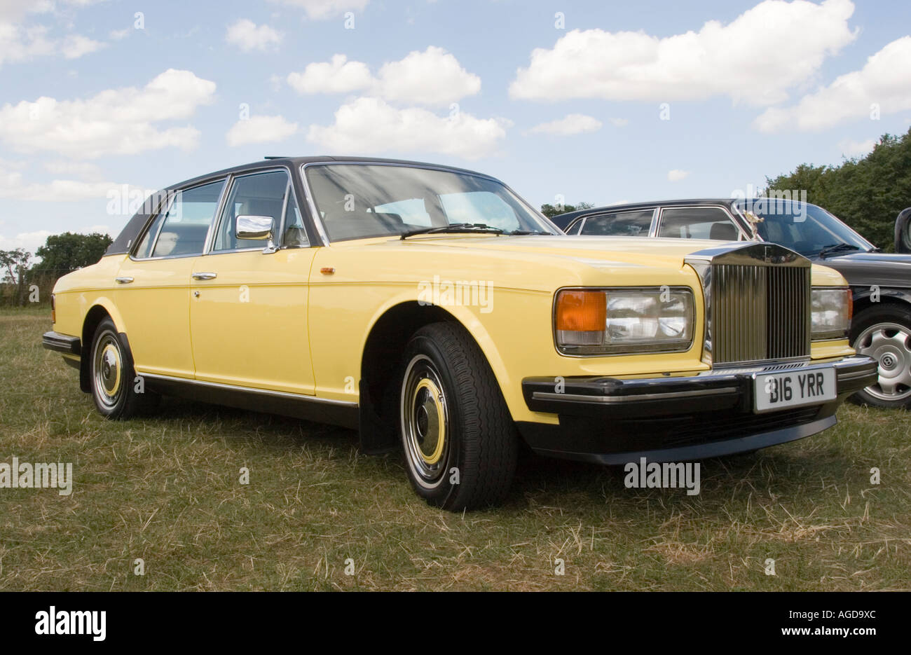 Gelbe Rolls-Royce Auto Stockfoto