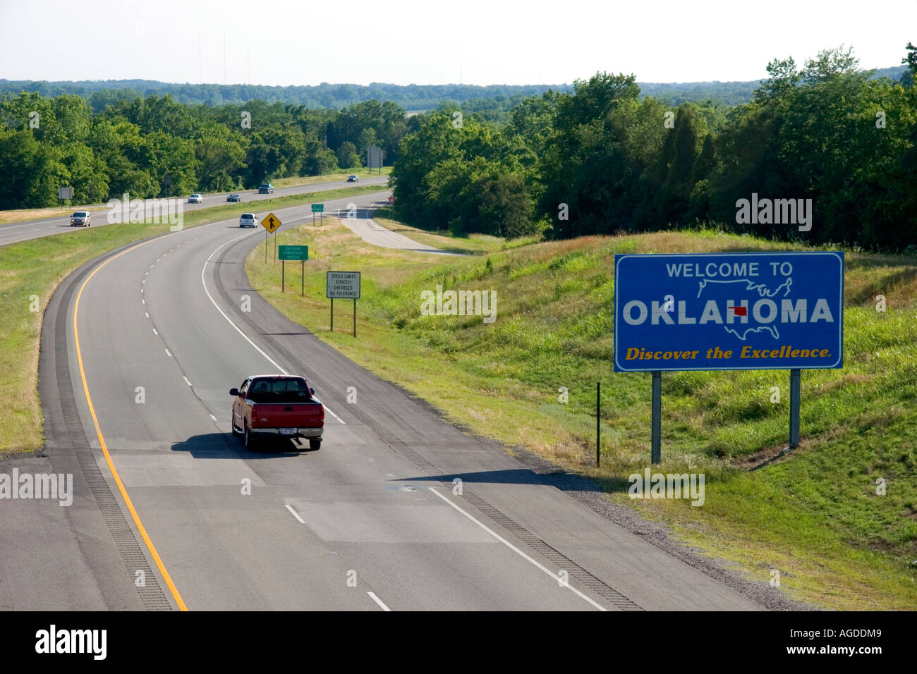 Herzlich Willkommen Sie in Oklahoma Zeichen auf der Interstate 40 an der Arkansas-Grenze in der Nähe von Fort Smith. Stockfoto