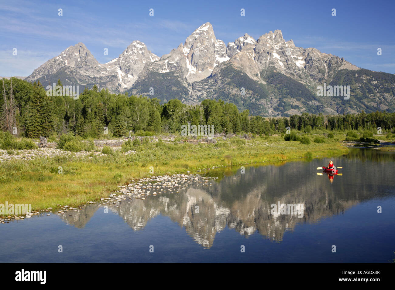 Kajakfahren auf dem Snake River in Grand Teton Nationalpark Wyoming Modell veröffentlicht Stockfoto