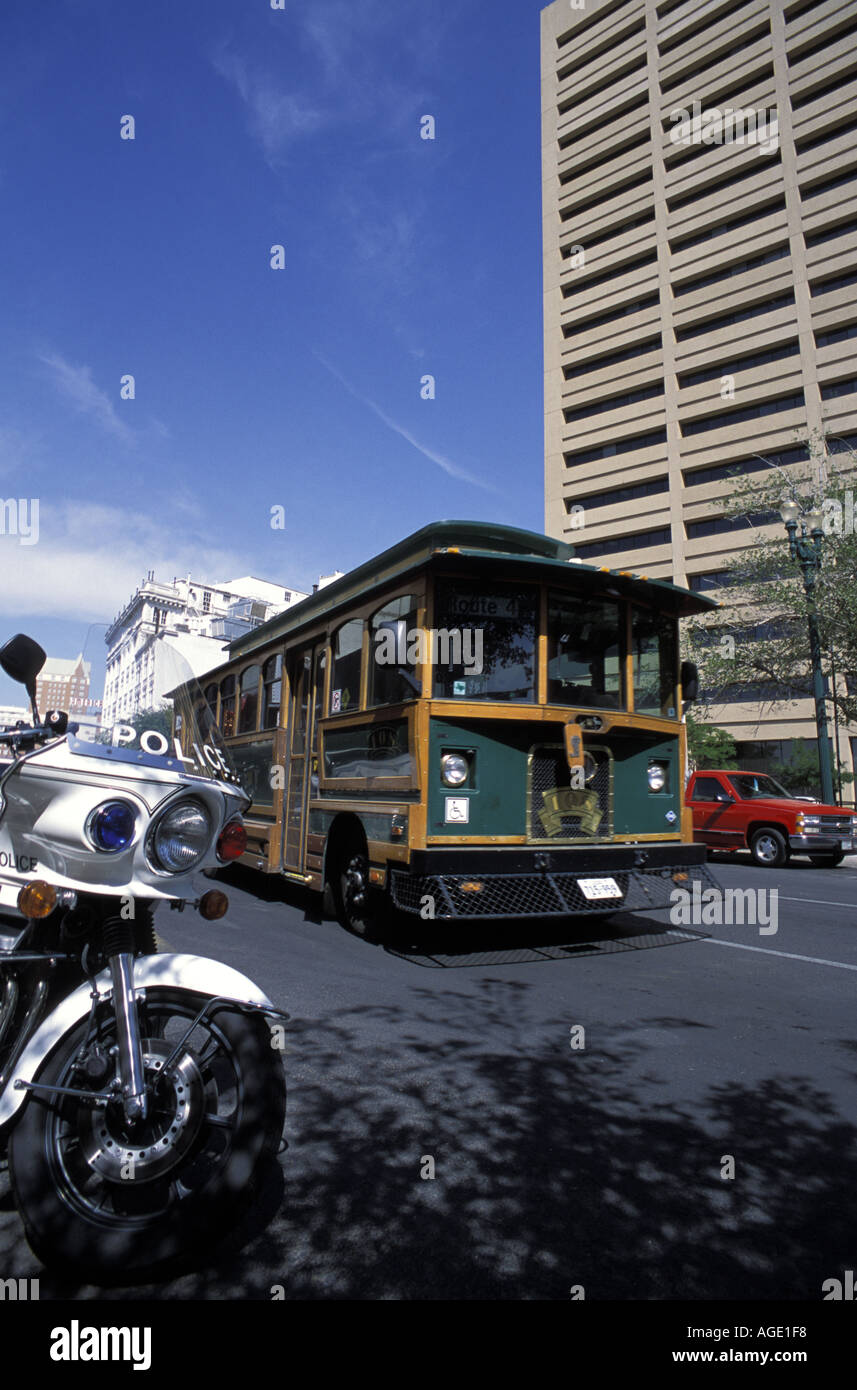 Vereinigte Staaten von Amerika USA American El Paso Innenstadt mit Tram und Polizei Motorrad Stockfoto