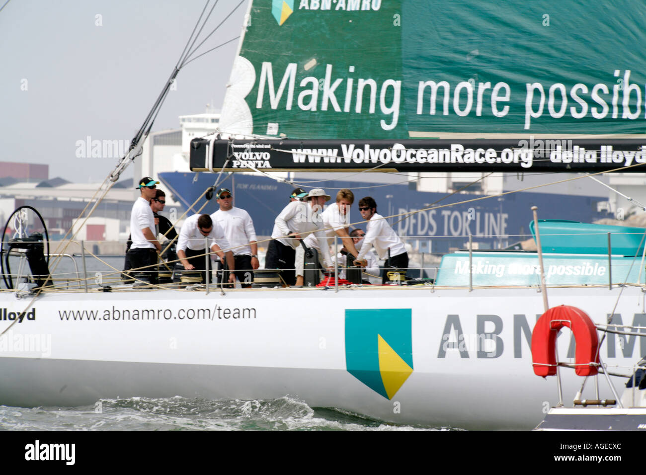 Team-Abn Amro nähert sich der Ziellinie des Volvo Ocean Race 2005 / 2006 Stockfoto