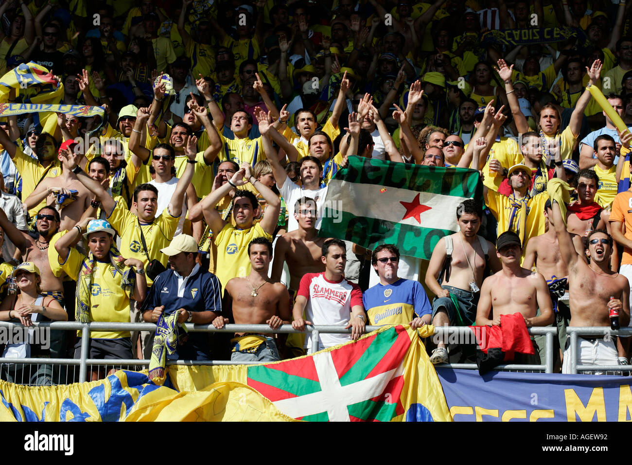 Cádiz CF Fans Chapin Stadion Jerez De La Frontera Cadiz Spanien Stockfoto