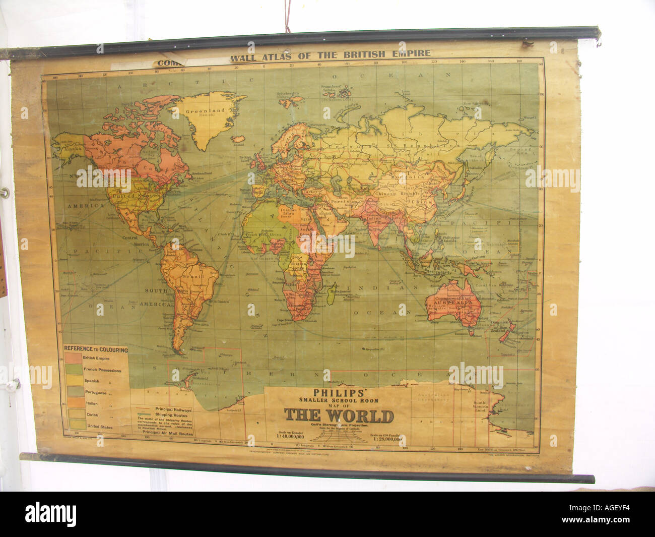 Alte Schule Wandkarte zeigt British Empire in rot Stockfoto